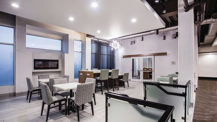 La Quinta Inn & Suites by Wyndham Winchester