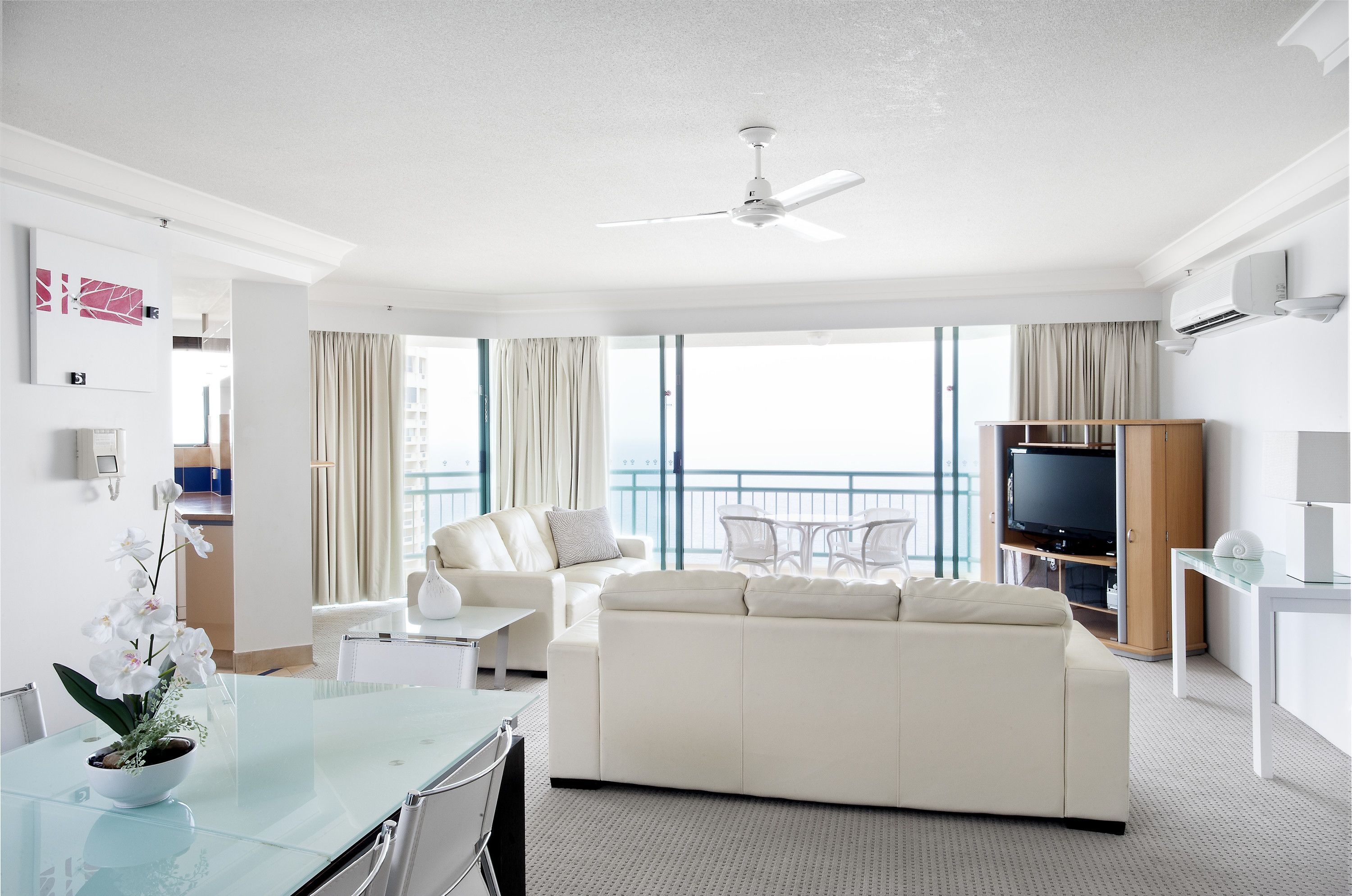 Mantra Crown Towers — image 10