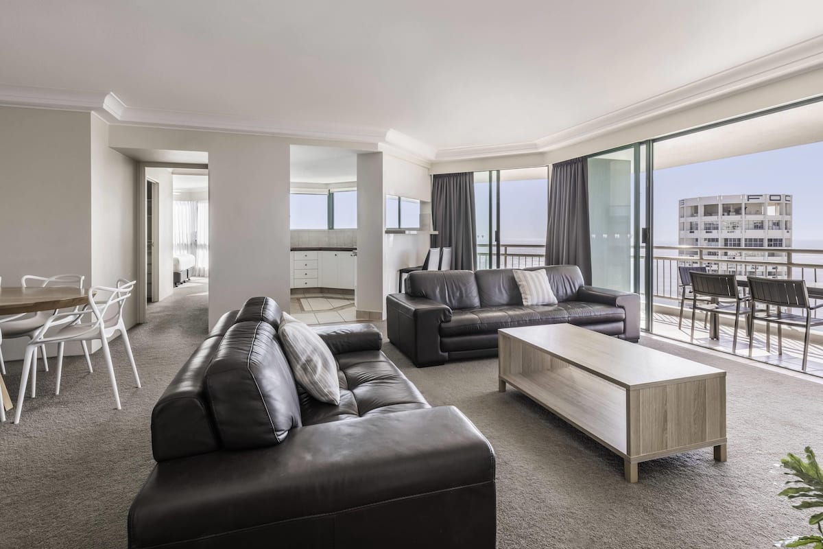 Room, 3 Bedrooms | In-room safe, individually decorated, individually furnished