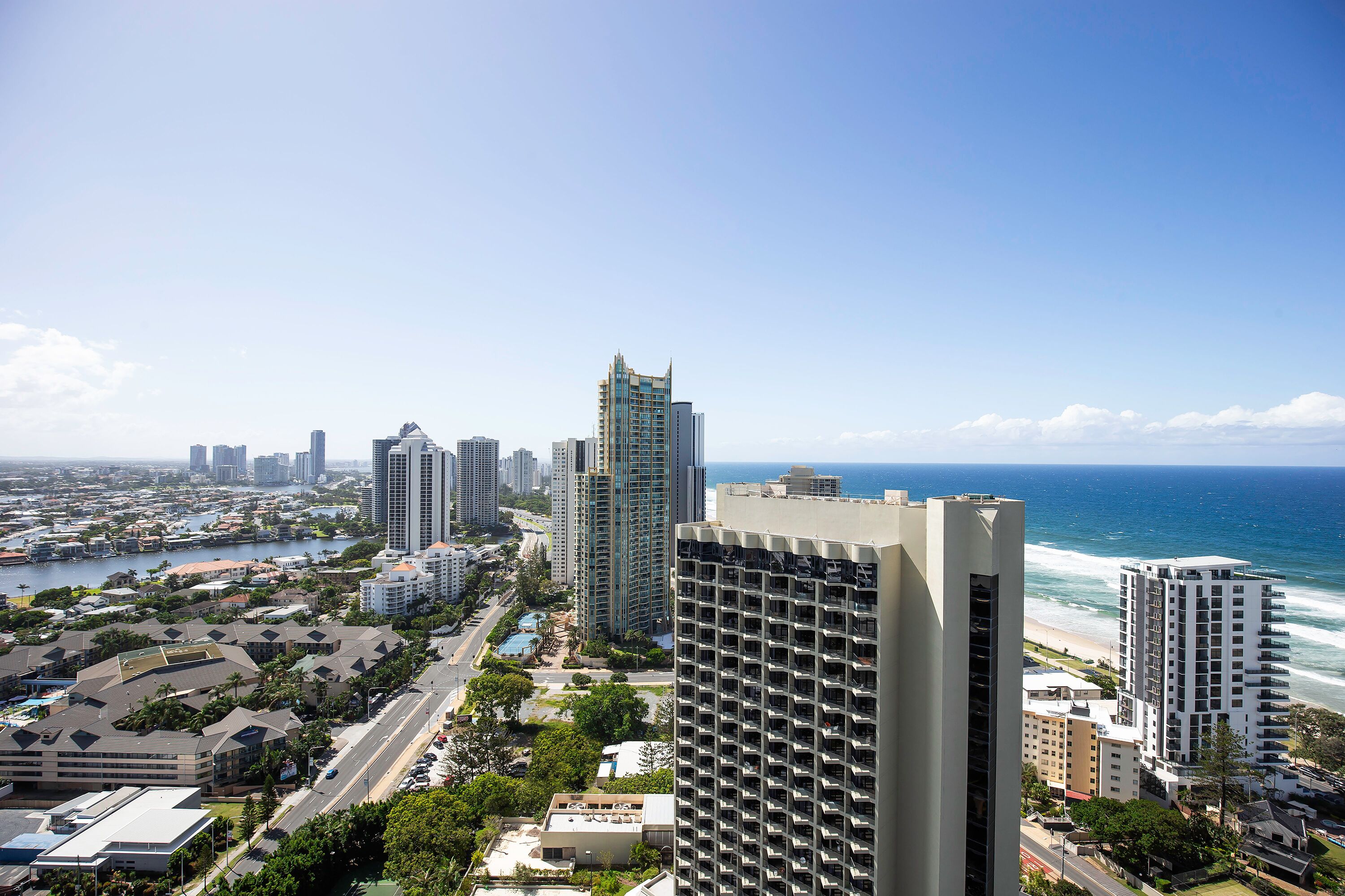 Mantra Crown Towers — image 21