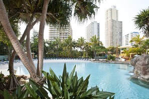 Indoor pool, outdoor pool, sun loungers - Mantra Crown Towers (Surfers Paradise)