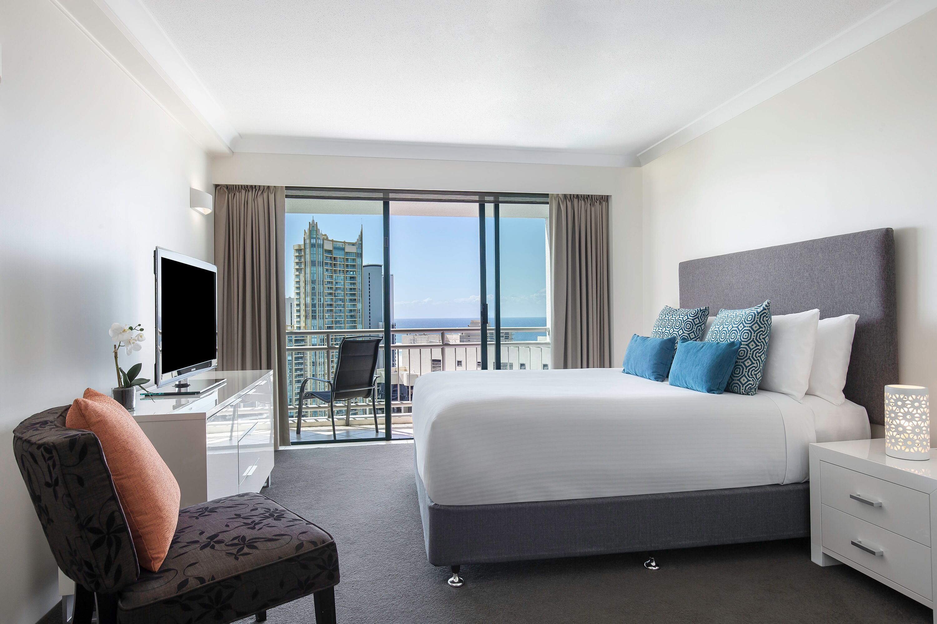 Mantra Crown Towers — image 8