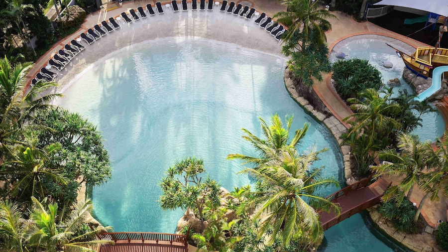 マントラ クラウン タワーズ