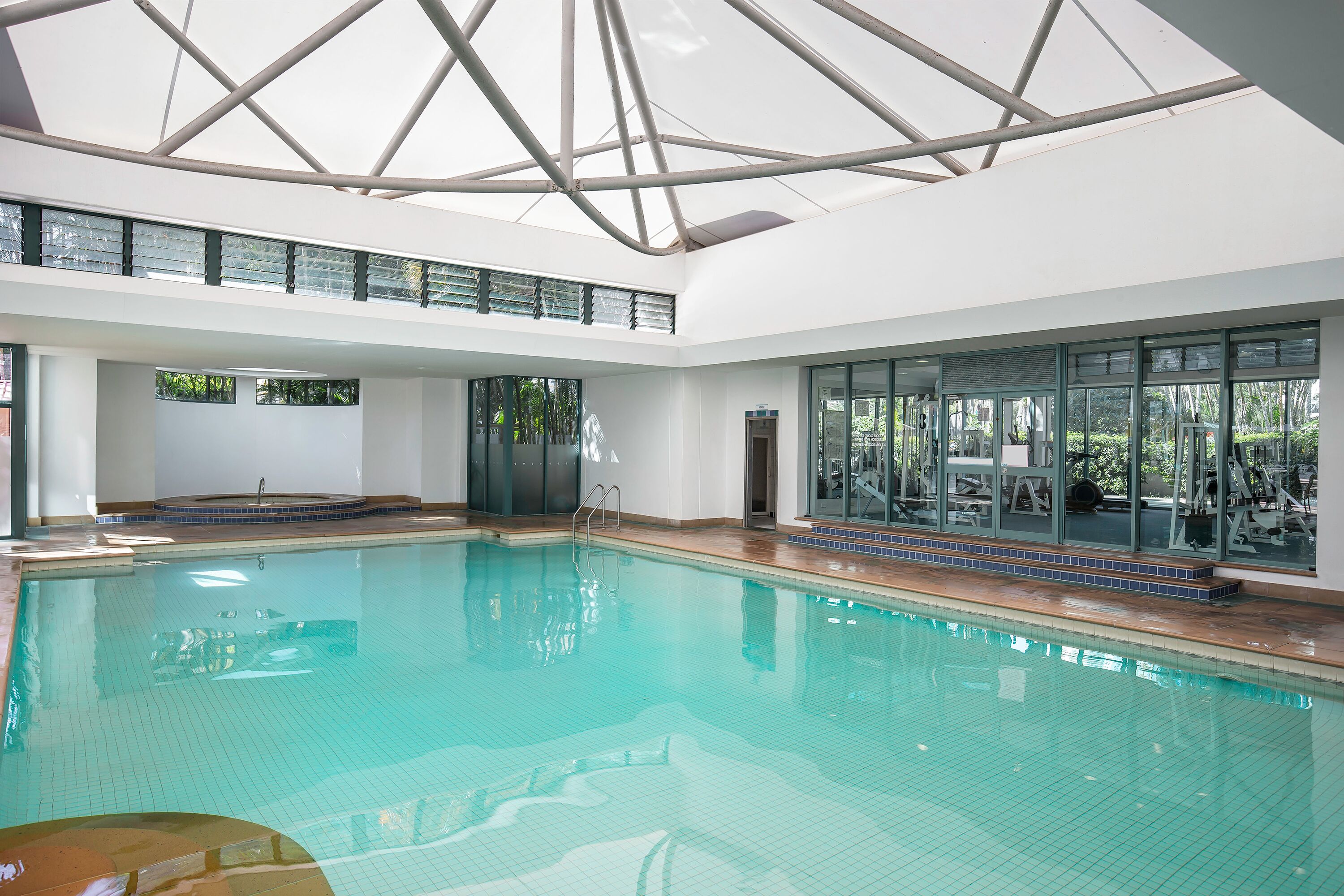 Mantra Crown Towers — image 4
