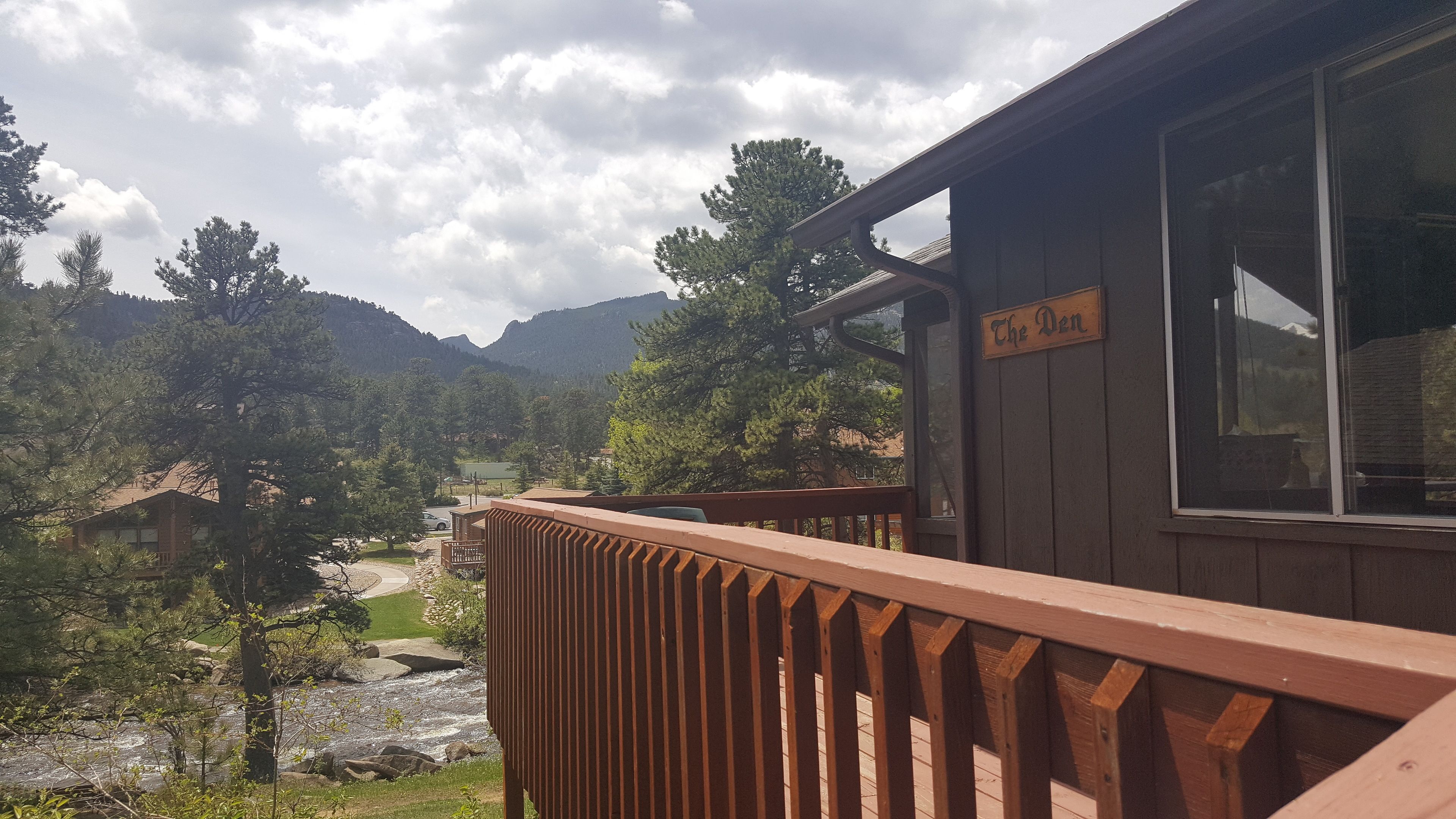 The Den #9 (River Cabin) | Terras