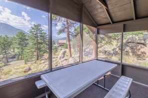 小屋, 1 间卧室 (Sleeps 4 adults and 2 children) | 水景