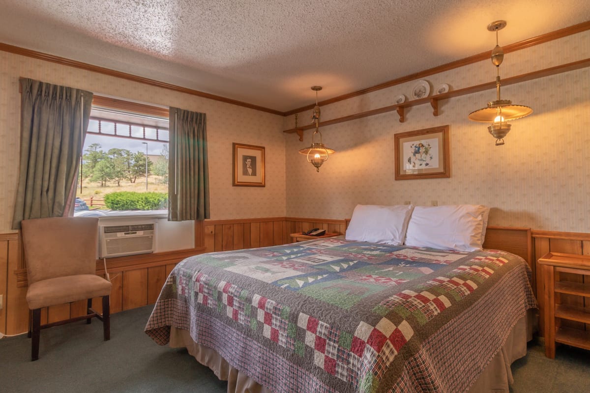 Columbine #16 - (Motel Room, Downstairs w/ Kitchenette, King bed) | Individually decorated, individually furnished, iron/ironing board