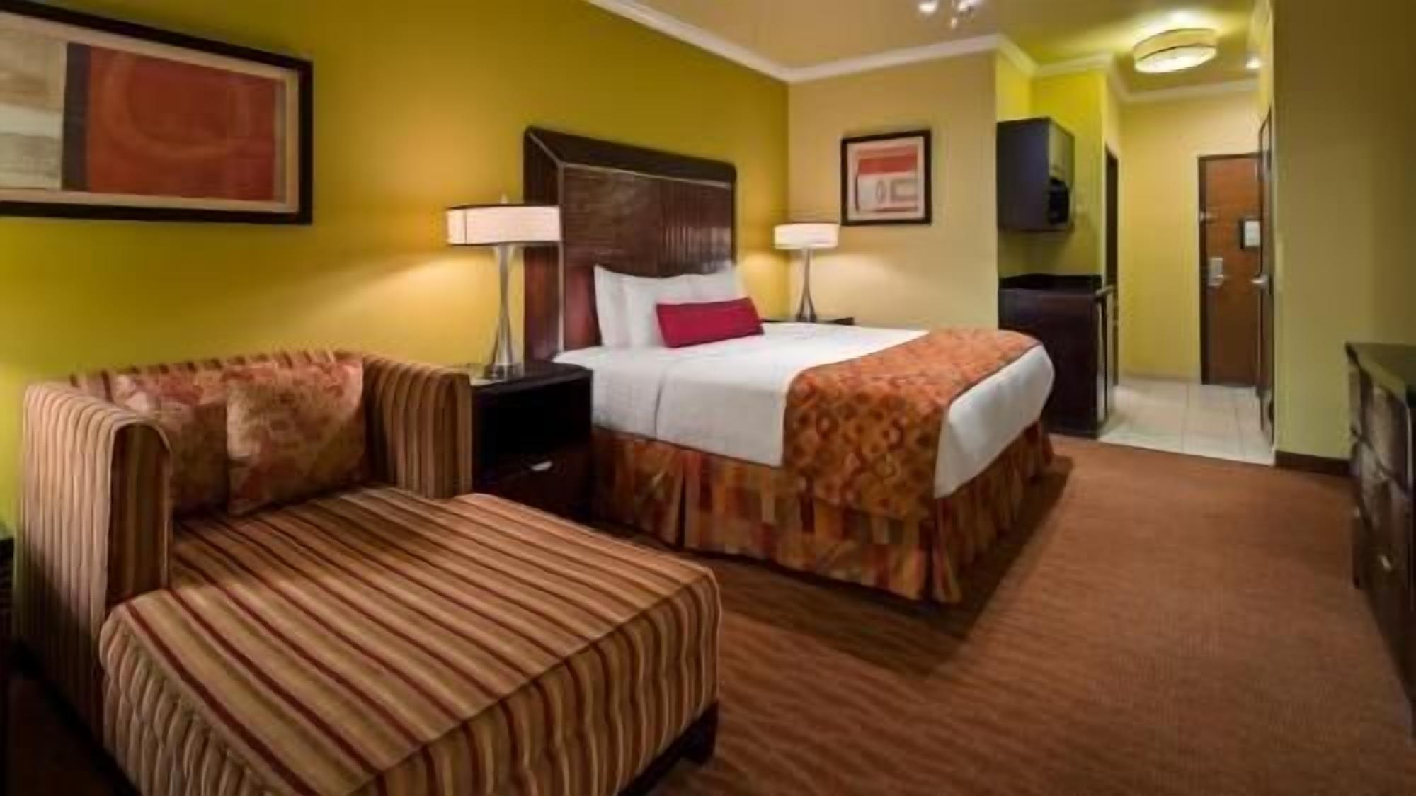 Pillowtop beds, in-room safe, desk, laptop workspace