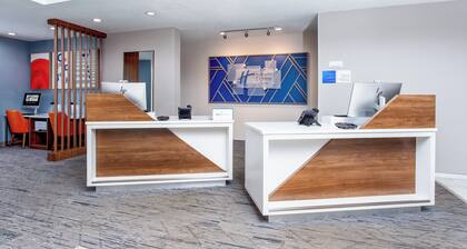 La Quinta Inn & Suites Ormond Beach / Daytona Beach