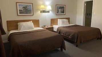 Deluxe kamer, 2 queensize bedden | Bedden met traagschuimmatrassen, geluiddichte muren