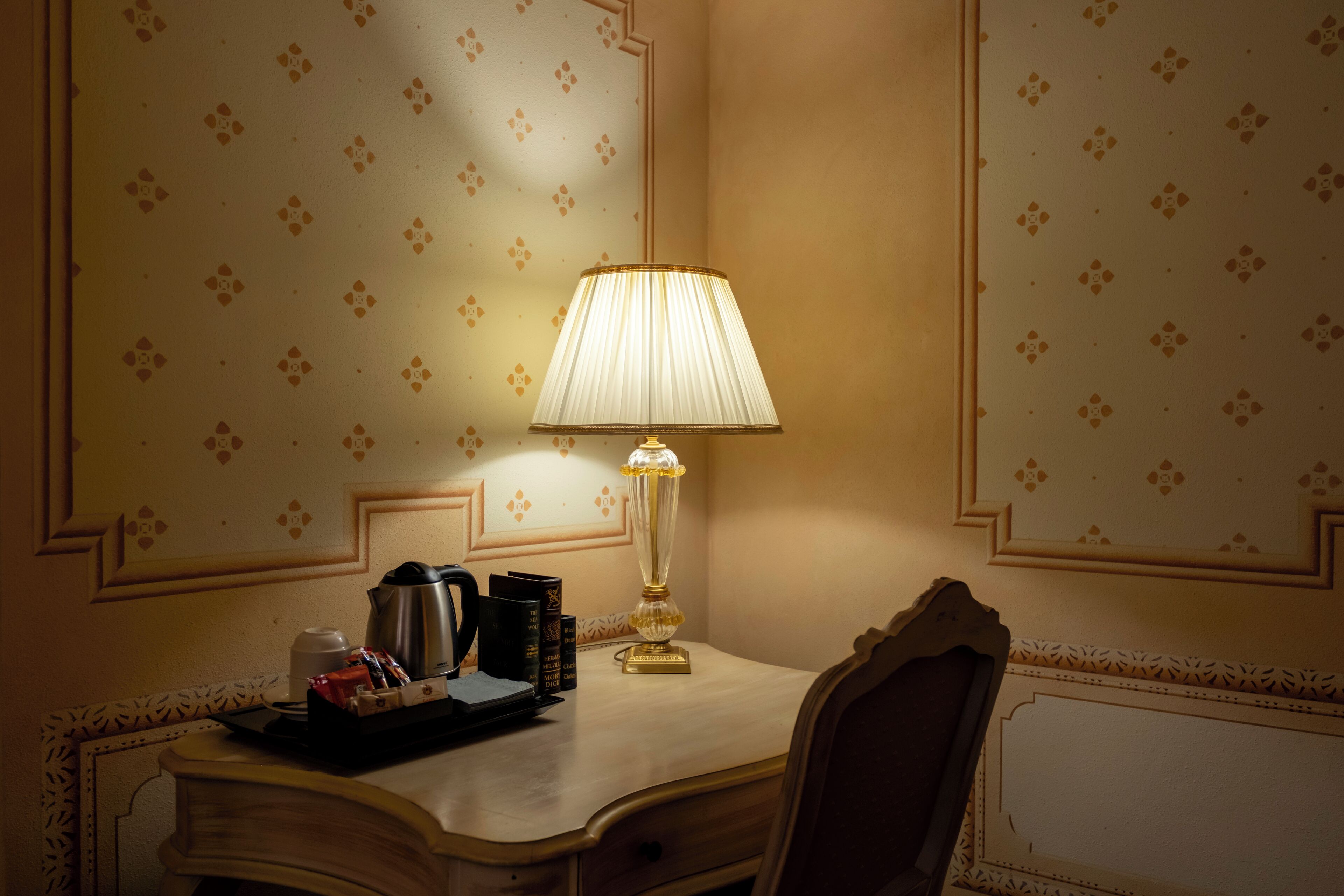 junior room | 1 bedroom, minibar, in-room safe, desk