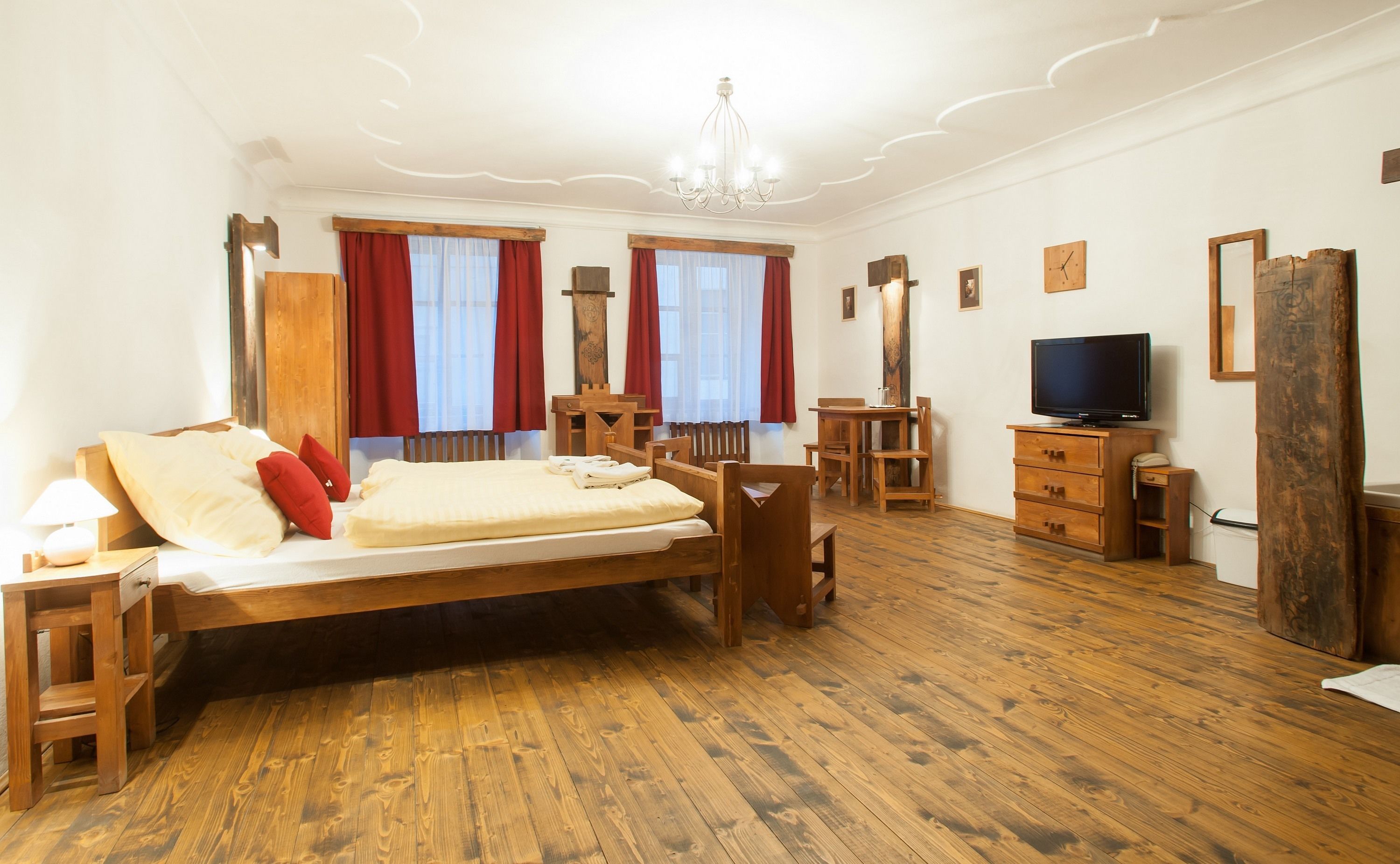 superior room | blackout curtains, iron/ironing board, free wifi