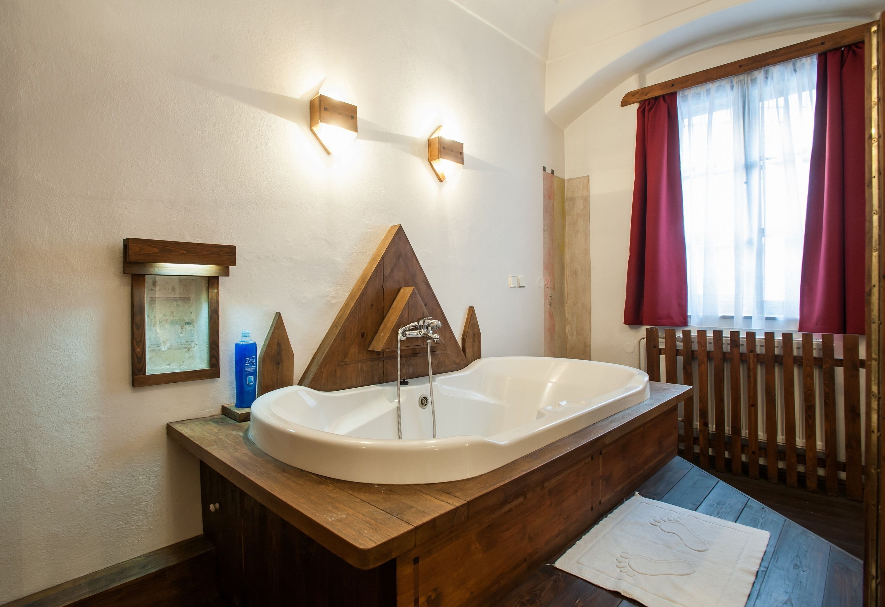 superior room | deep-soaking bathtub