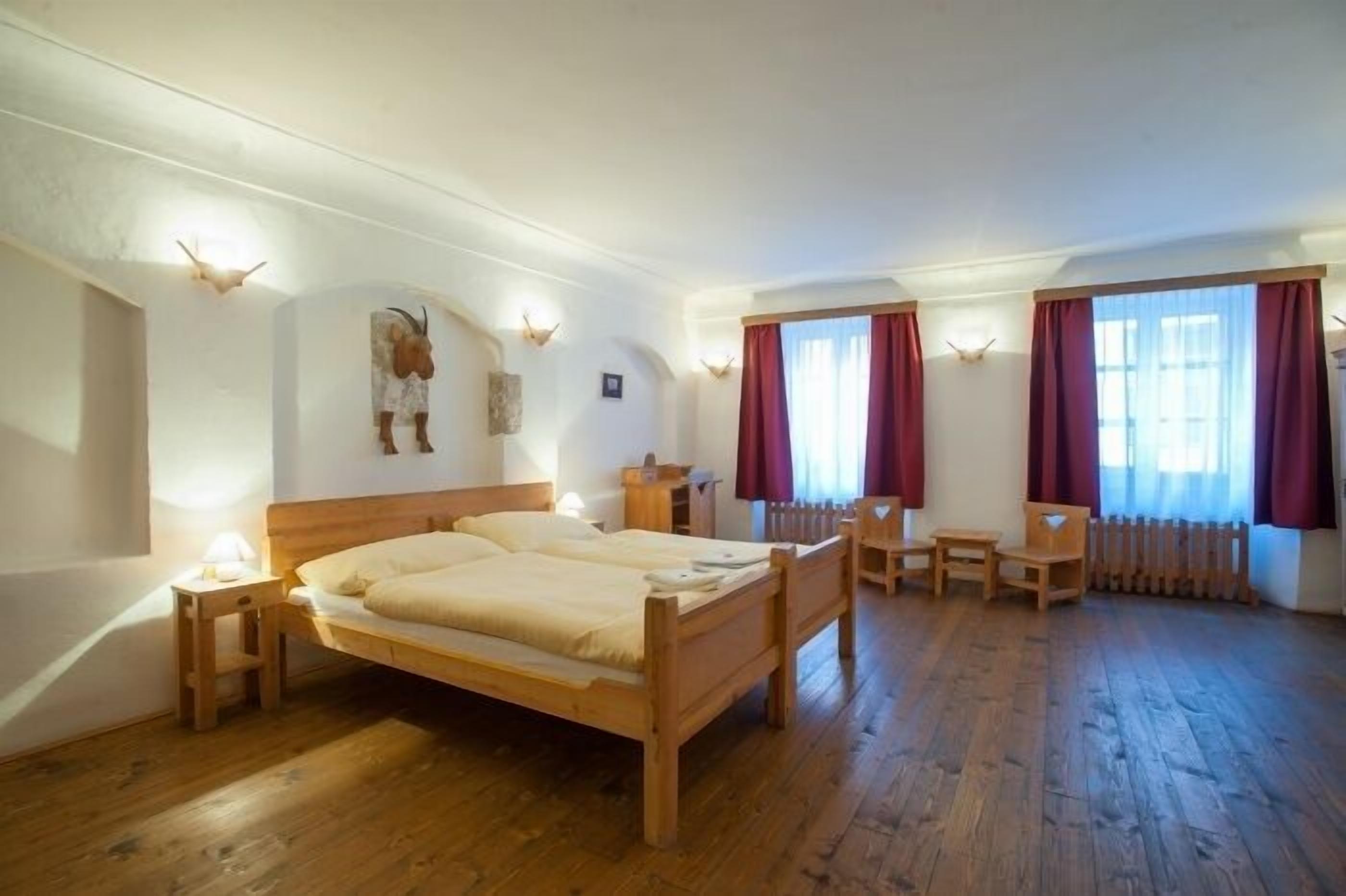 superior room | blackout curtains, iron/ironing board, free wifi