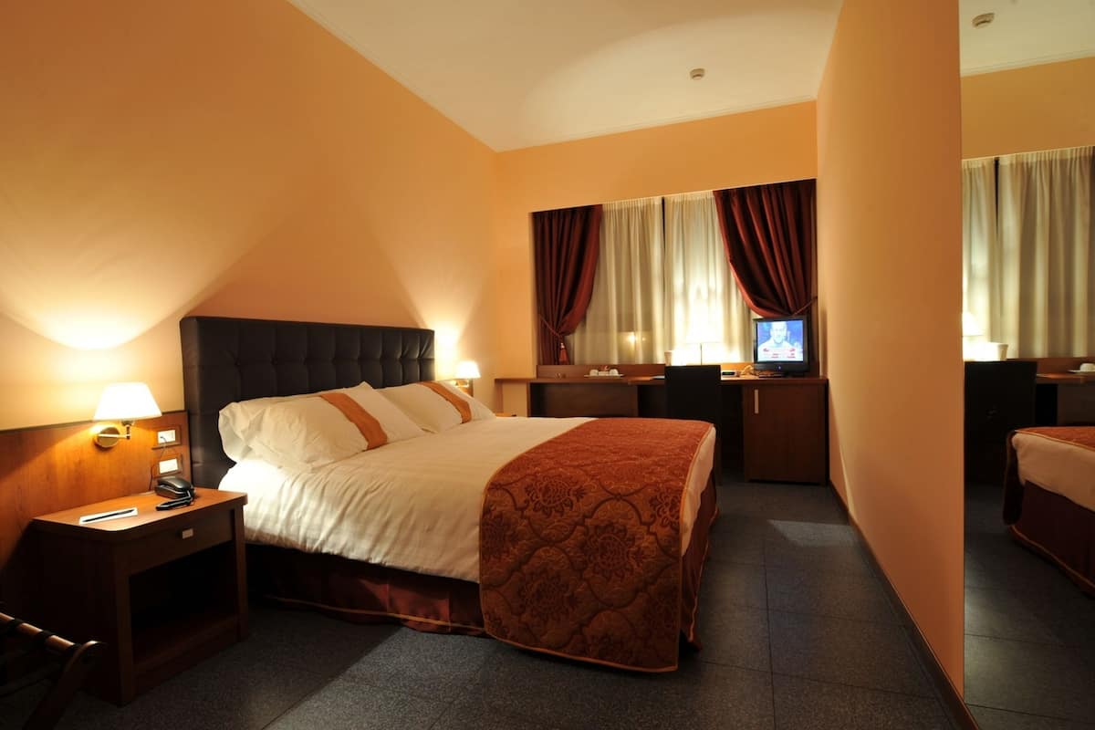 Superior Double or Twin Room | In-room safe, desk, blackout drapes, WiFi (free)