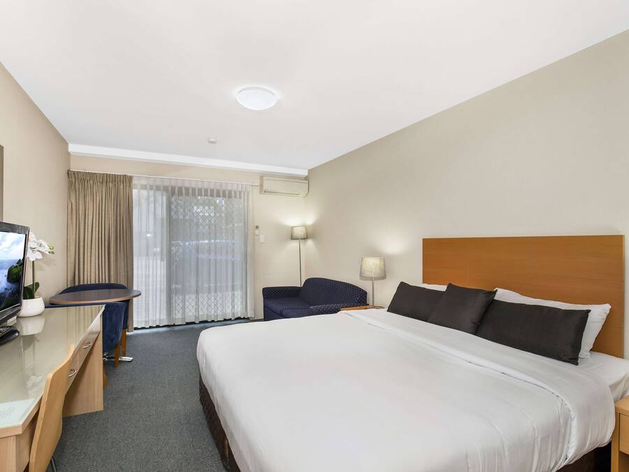 Ropa de cama de alta calidad, colchones con acolchado adicional, minibar