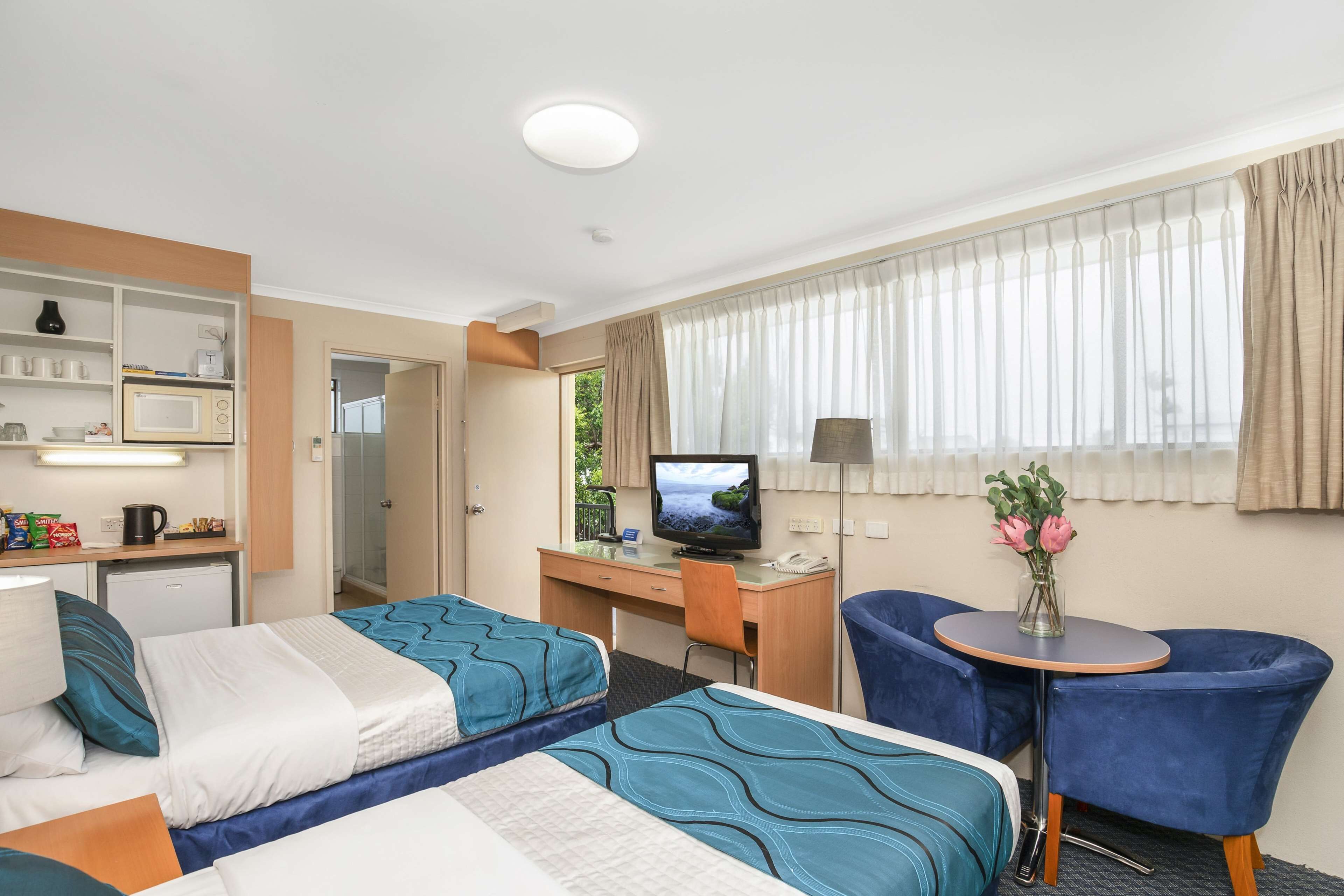 premium bedding, pillow-top beds, minibar, in-room safe