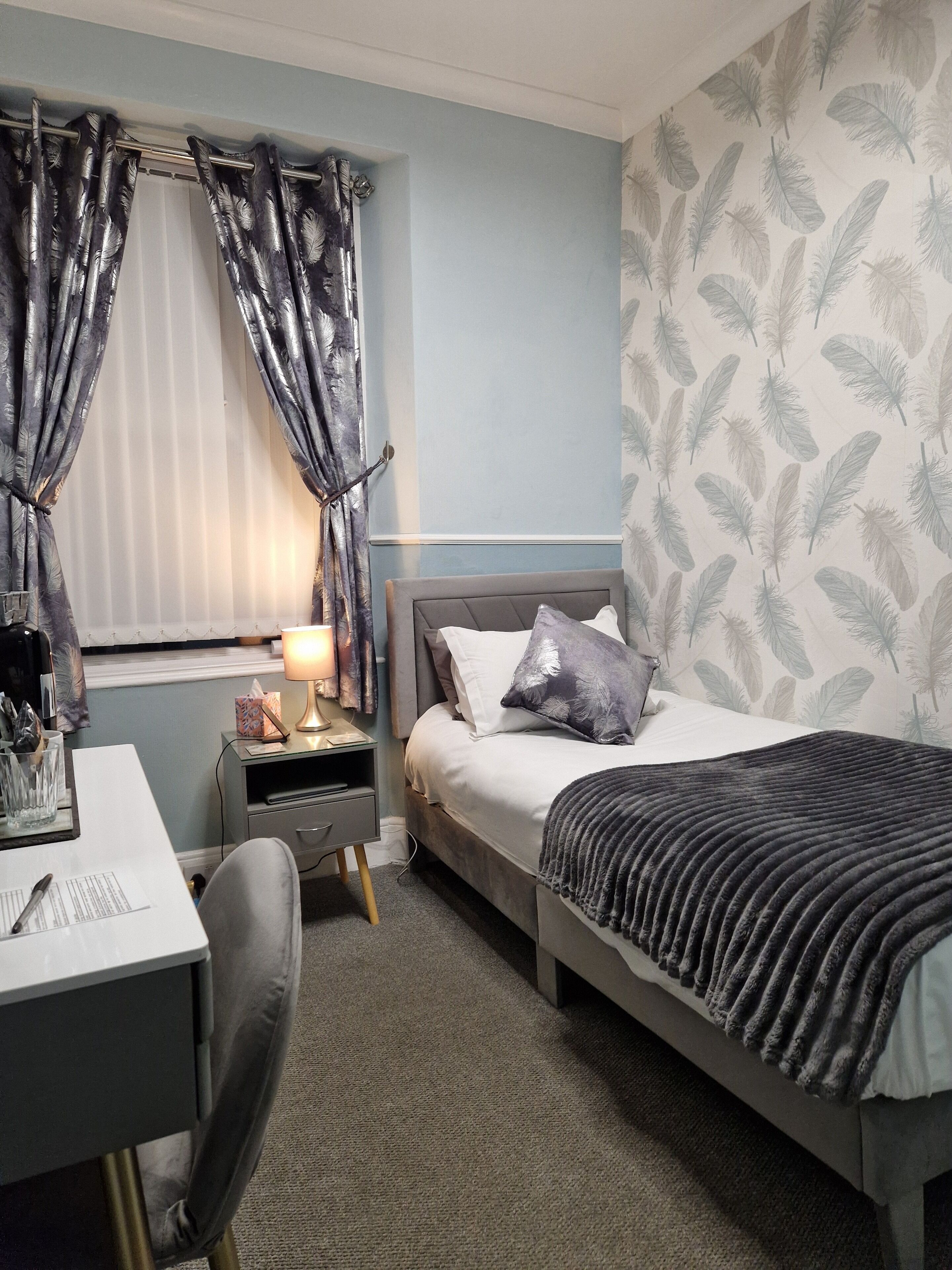 Single Room | Iron/ironing board