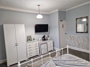 雙人房 (King-Ensuite with Shower) | 熨斗/熨衣板