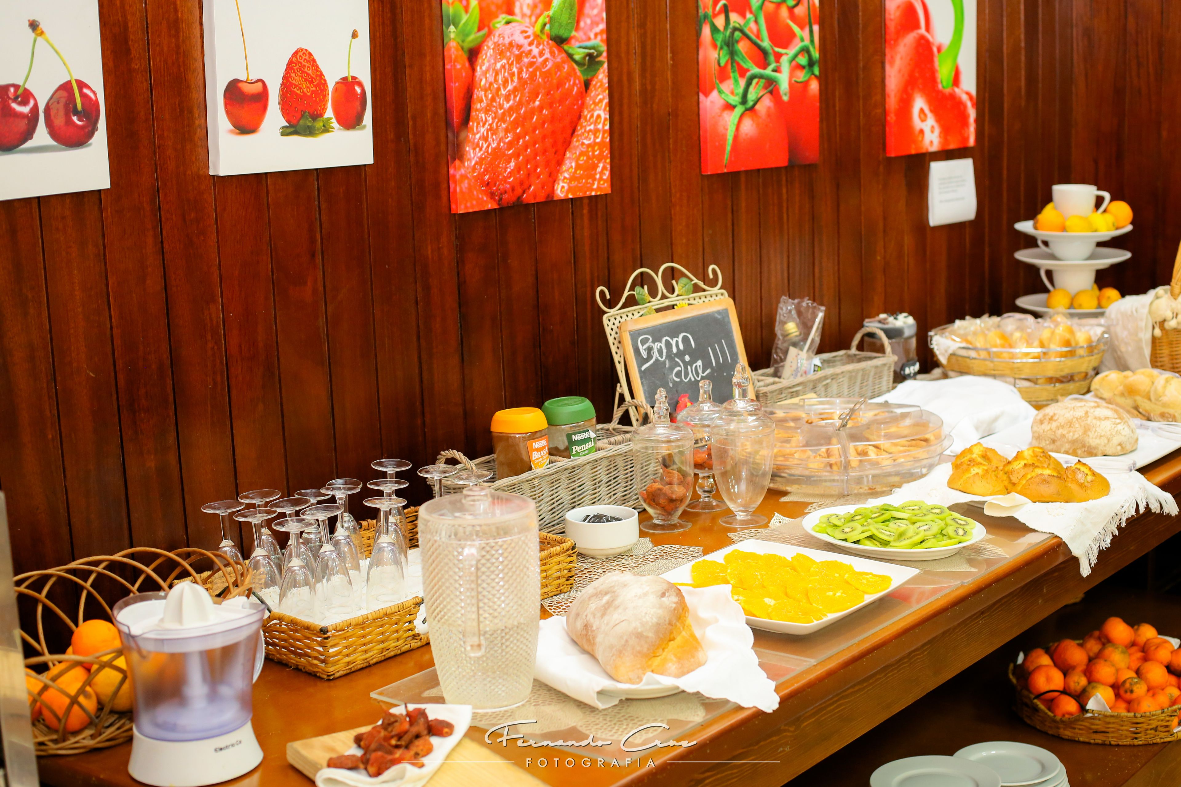 Free continental breakfast 