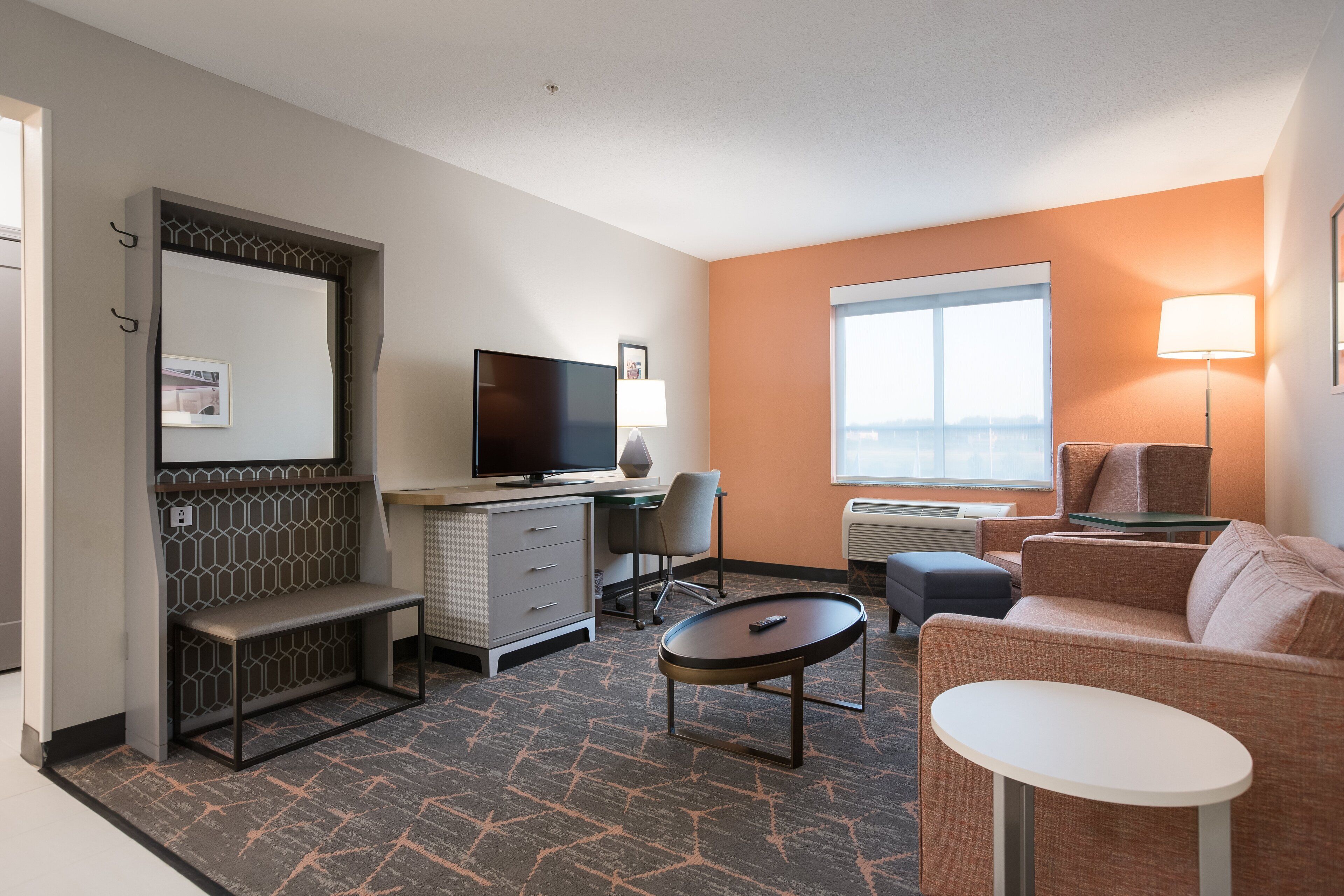 suite, 1 bedroom (dining area) | room amenity
