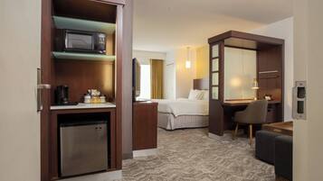 Bureau, espace de travail pour ordinateur portable, rideaux occultants