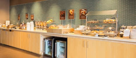 Free daily continental breakfast