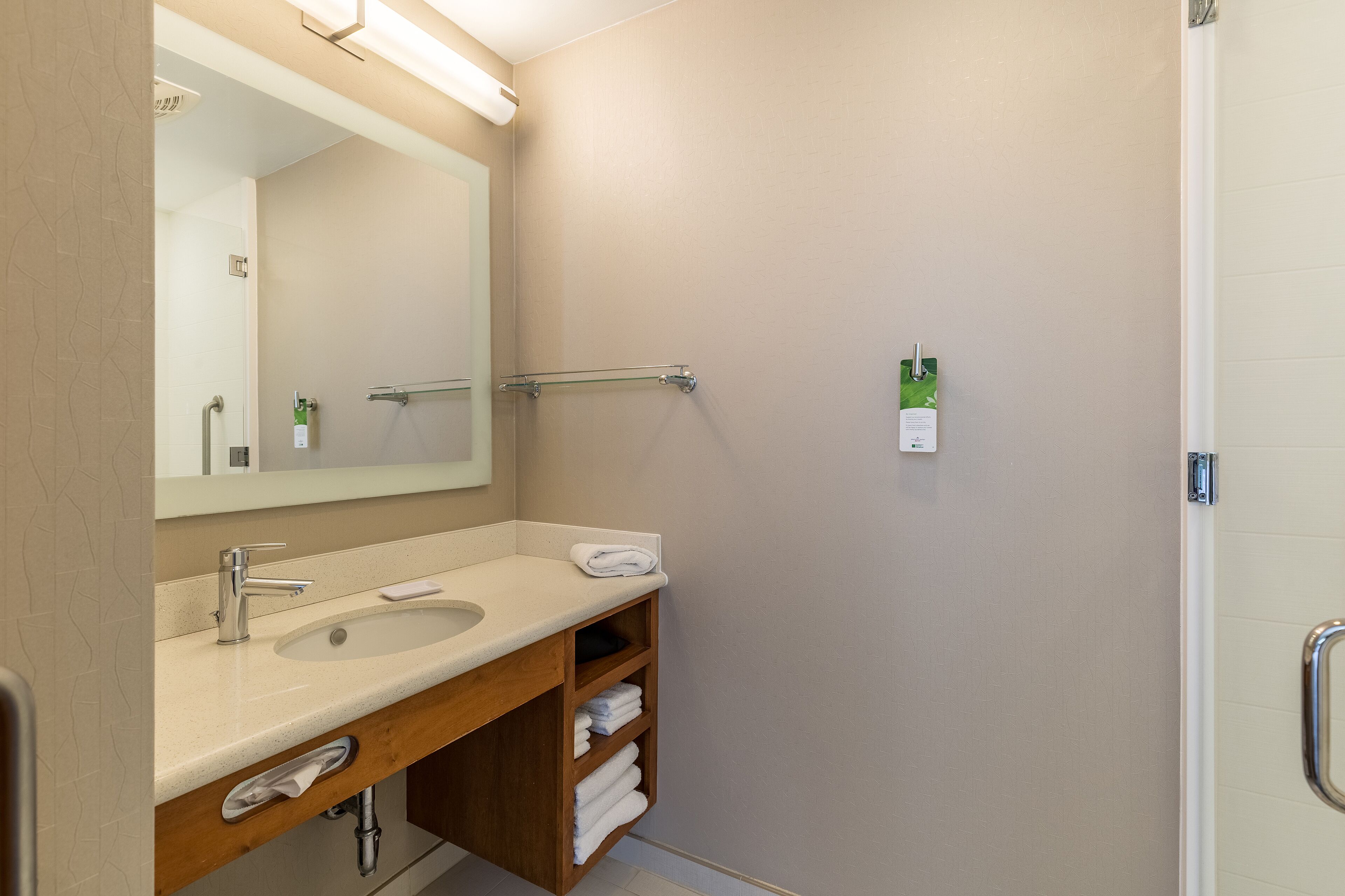 separate bathtub and shower, free toiletries, hair dryer, towels