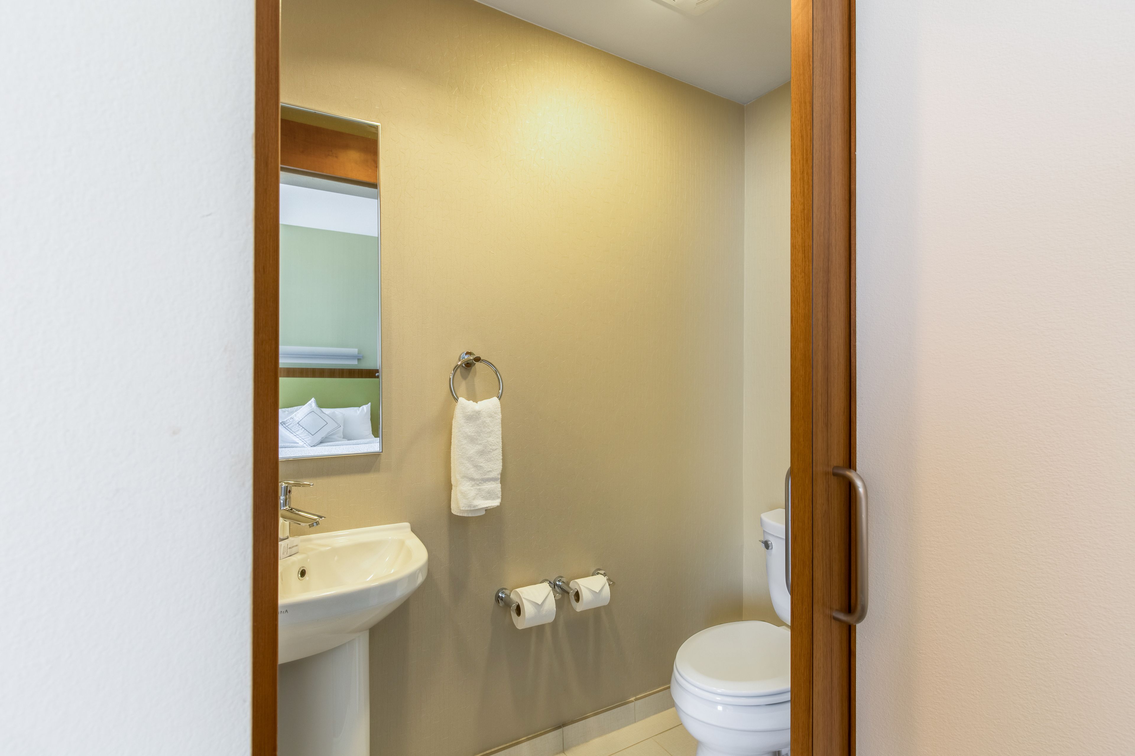 separate bathtub and shower, free toiletries, hair dryer, towels