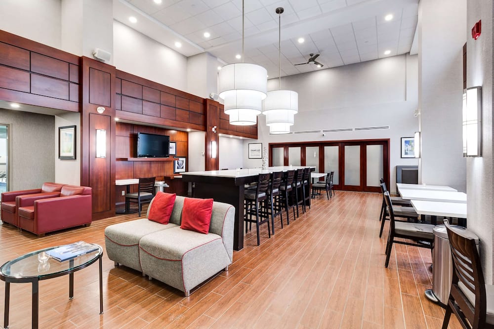 Hampton Inn & Suites by Hilton Brantford Conference Centre