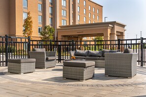 Exterior - Hampton Inn & Suites by Hilton Brantford Conference Centre (Brantford)