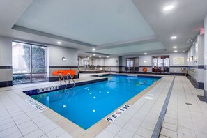 Indoor pool - Hampton Inn & Suites by Hilton Brantford Conference Centre (Brantford)