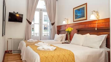 In-room safe, free WiFi, bed sheets