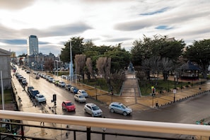 Habitacion cuadruple estandar | In-room safe, free WiFi, bed sheets - Hotel Plaza (Punta Arenas)