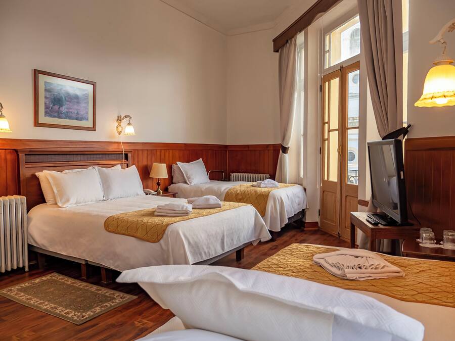 Habitacion cuadruple estandar | In-room safe, free WiFi, bed sheets