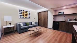 1 bedroom, in-room safe, individually furnished, desk