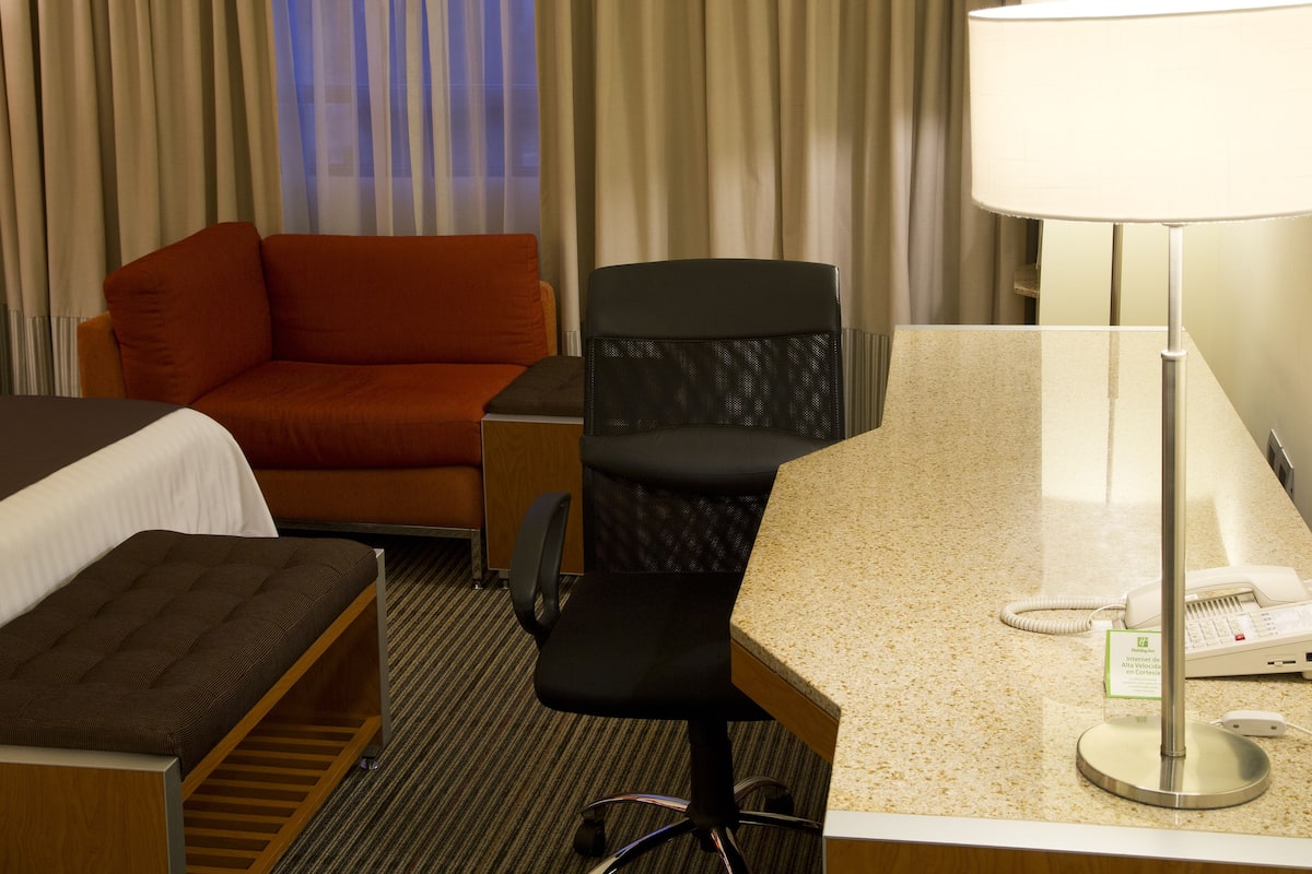 1 bedroom, in-room safe, individually furnished, desk