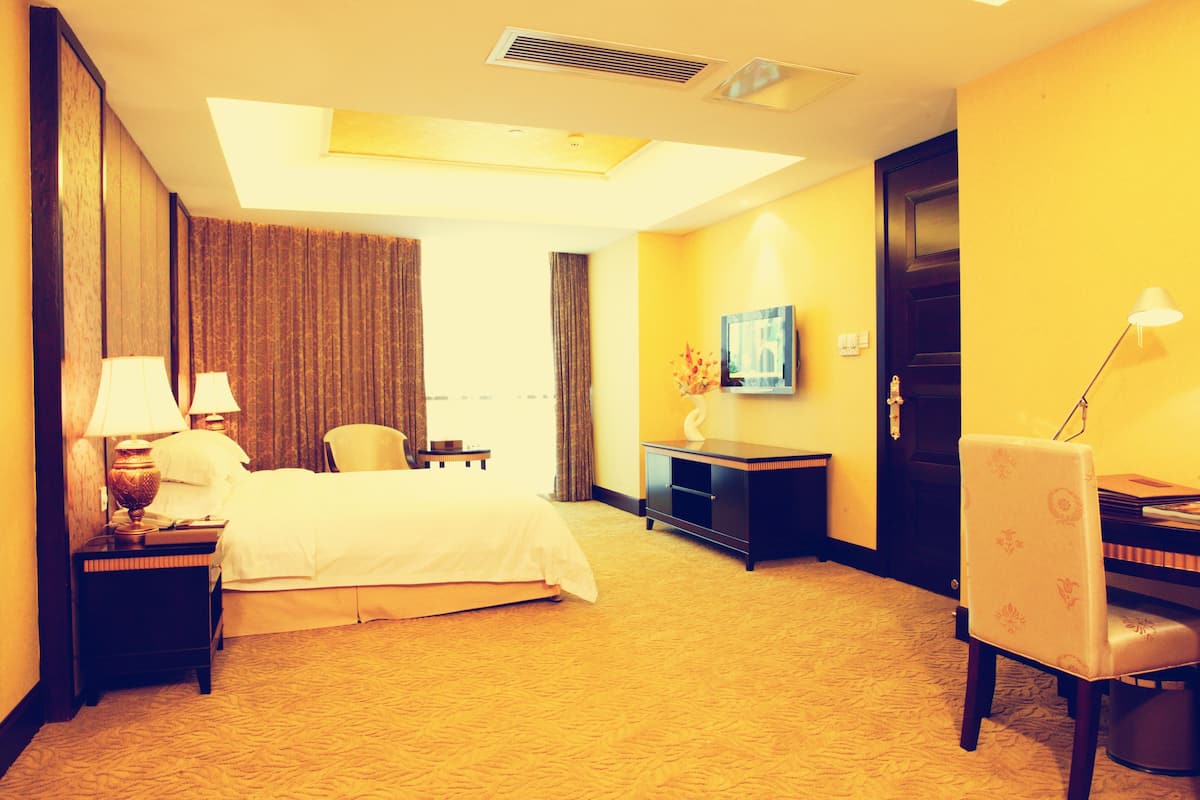 Premium bedding, memory-foam beds, minibar, in-room safe