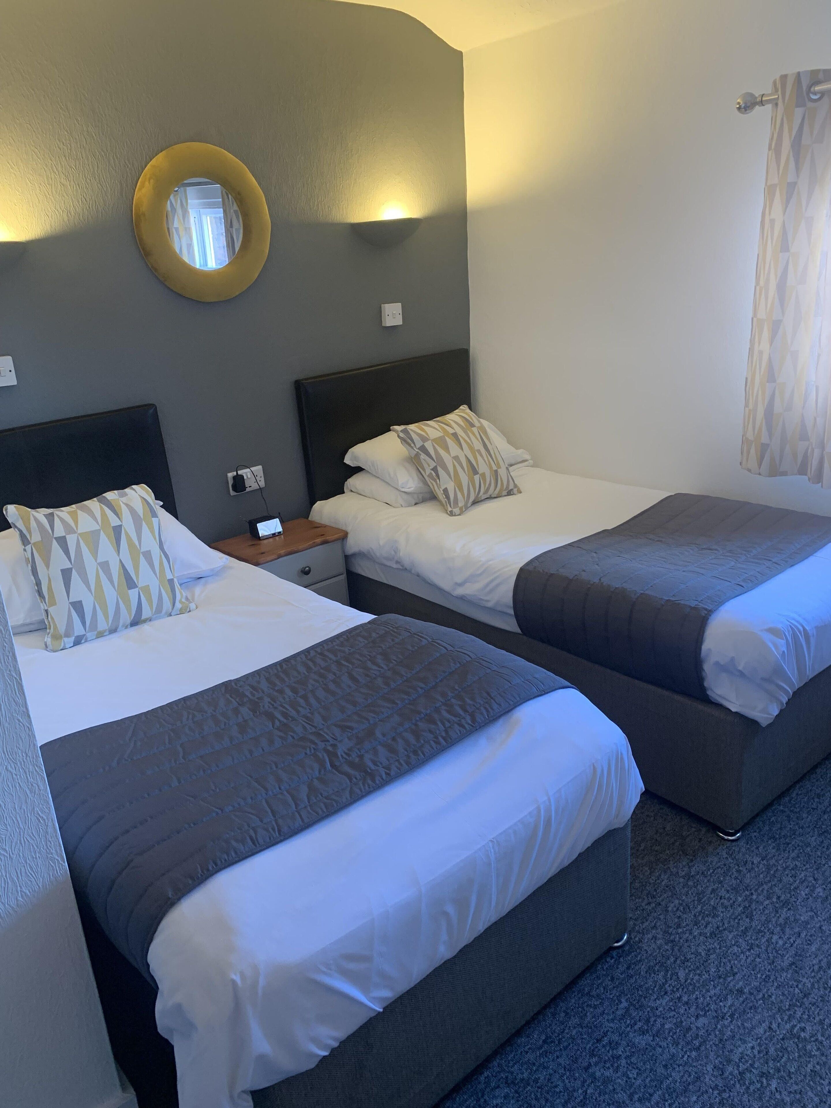 standard twin room, 2 single beds | desk, iron/ironing board, free wifi, bed sheets