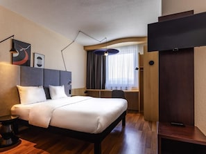 Room, 1 Double Bed with Sofa bed | Hypo-allergenic bedding, desk, laptop workspace, soundproofing - Hotel ibis Friedrichshafen Airport Messe (Friedrichshafen)