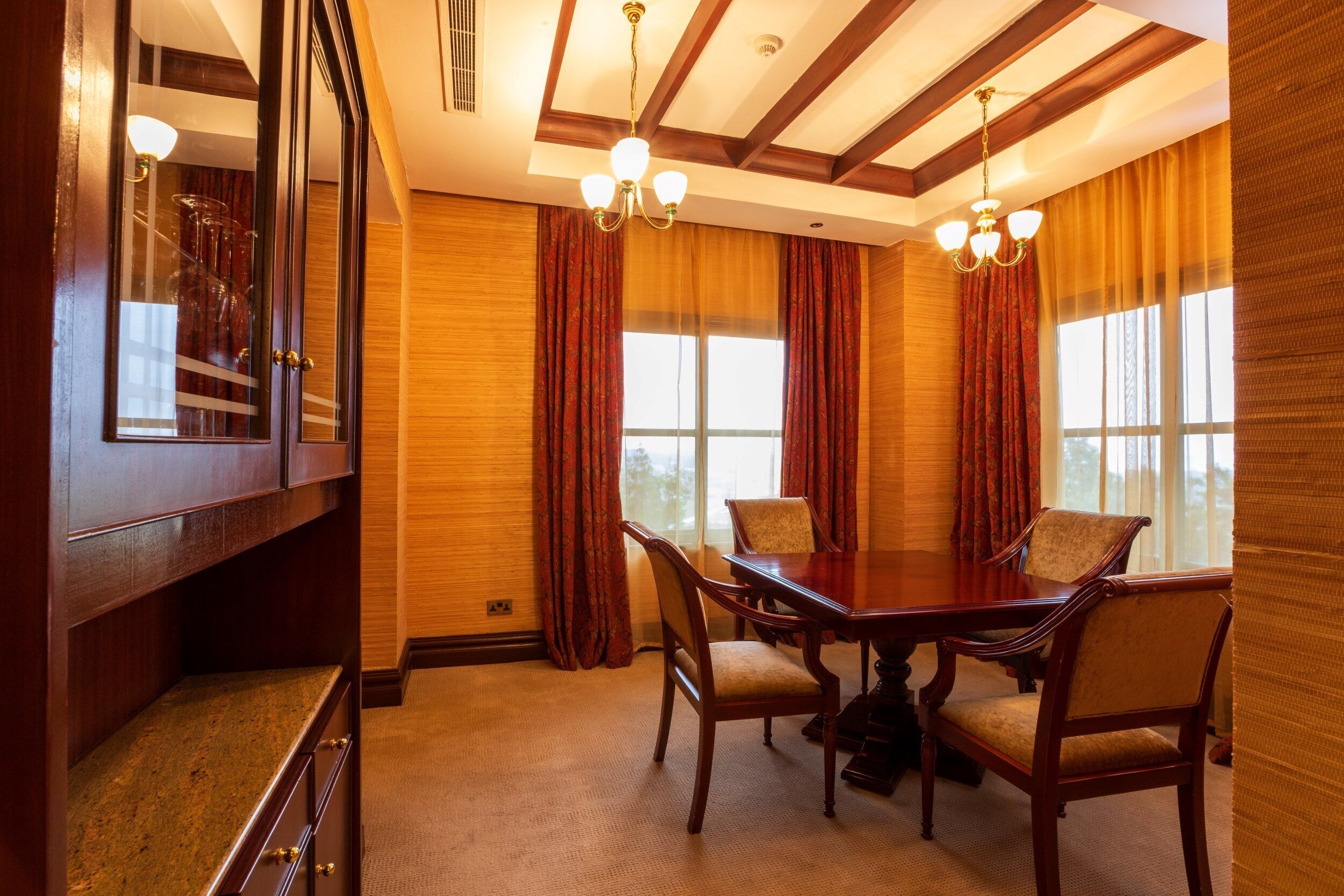 Presidential Suite | In-room dining