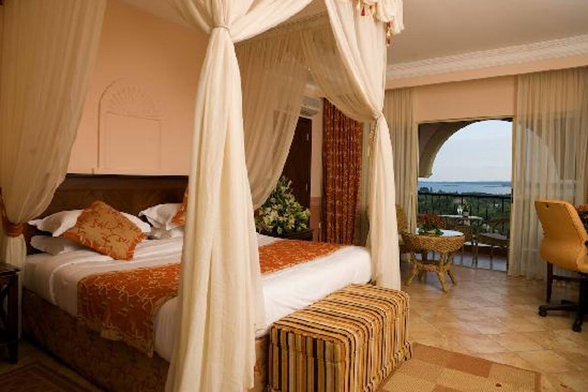 deluxe room | 1 bedroom, premium bedding, memory-foam beds, minibar