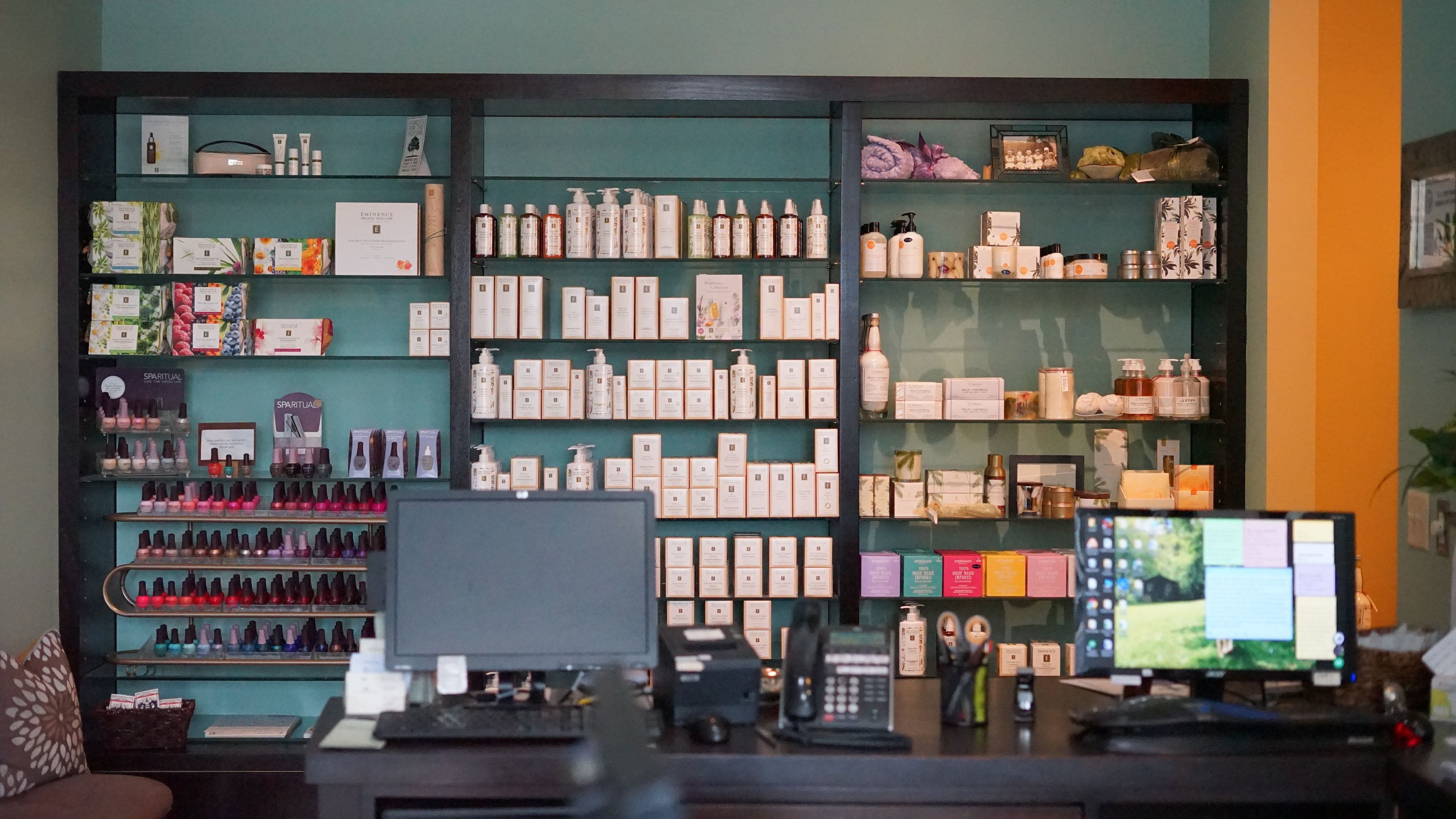 couples treatment room(s), sauna, hot tub, body treatments, body wraps