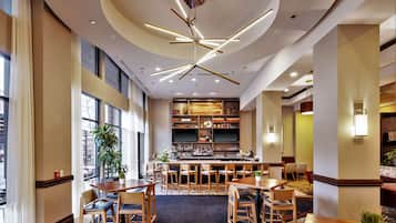 Petit déjeuner, déjeuner et dßner servis sur place