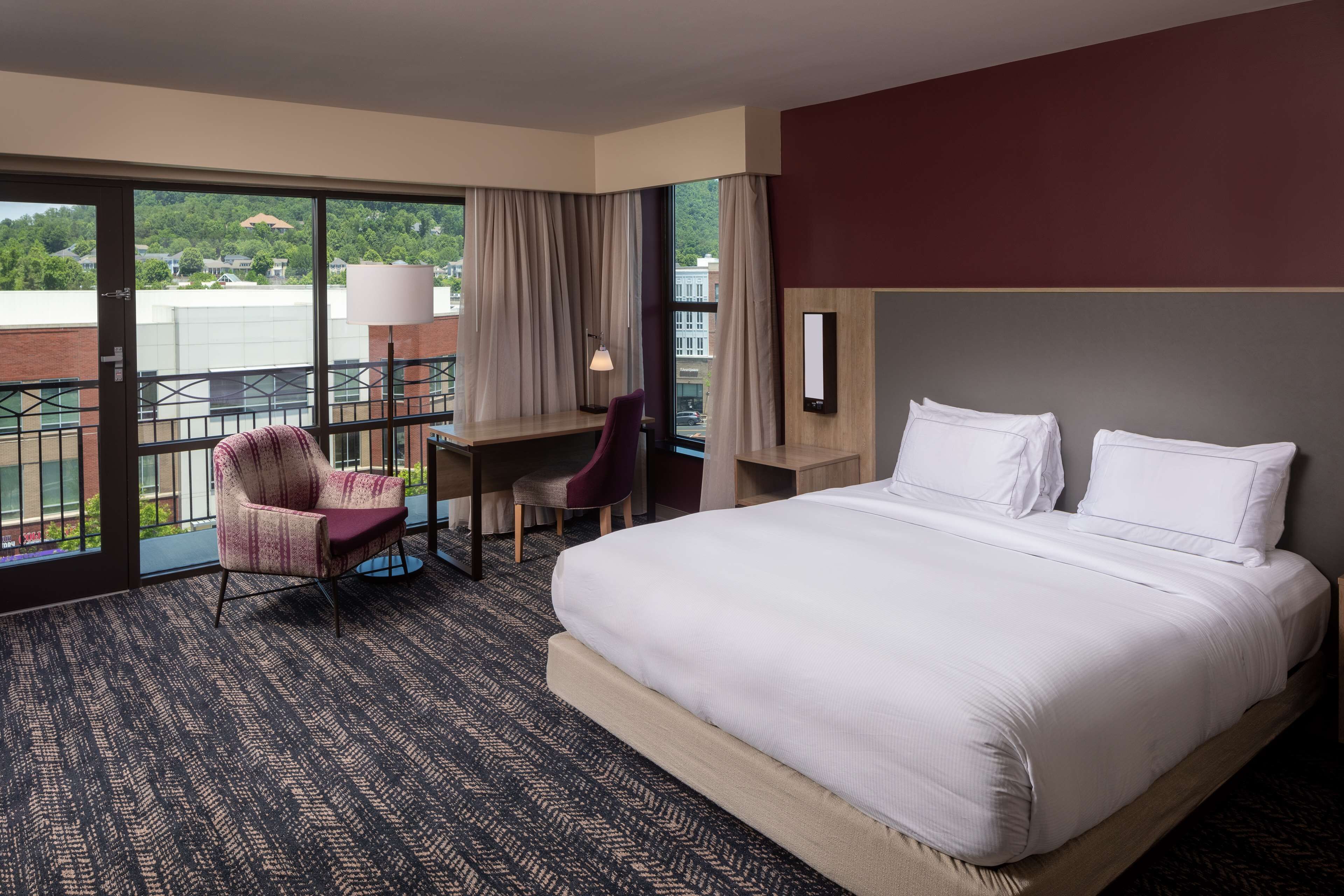 Room, 1 King Bed, Balcony | In-room safe, desk, laptop workspace, blackout drapes