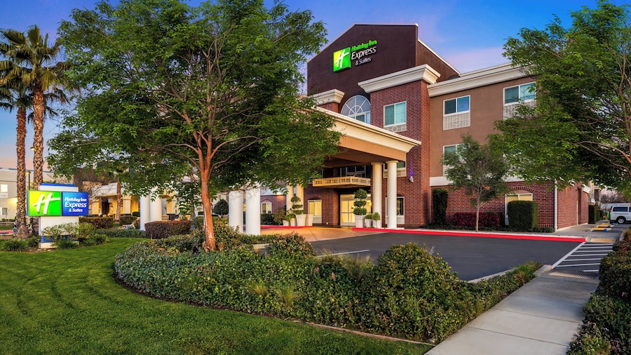 Holiday Inn Express & Suites Sacramento NE Cal Expo by IHG