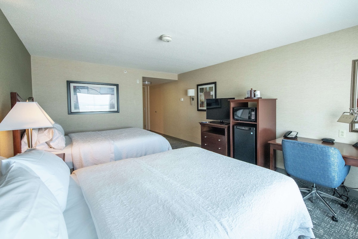 1 habitación, ropa de cama hipoalergénica y escritorio