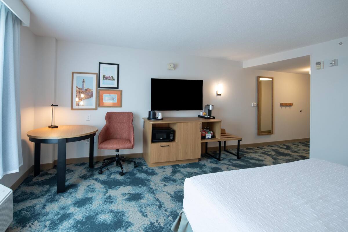 Room, 1 King Bed, Accessible (Roll-In Shower) | Hypo-allergenic bedding available, desk, laptop workspace