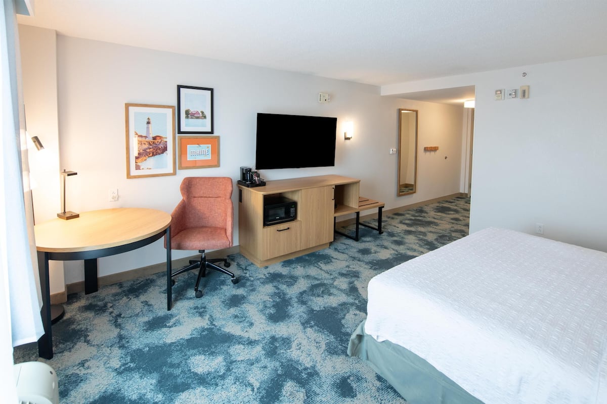 Room, 1 King Bed, Accessible (Roll-In Shower) | Hypo-allergenic bedding available, desk, laptop workspace