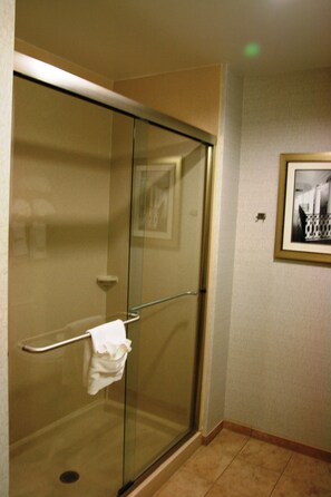 One King Shower Only Non Smoking | Bathroom | Combined shower/tub, free toiletries, hair dryer, towels - Hampton Inn & Suites West Point (West Point)